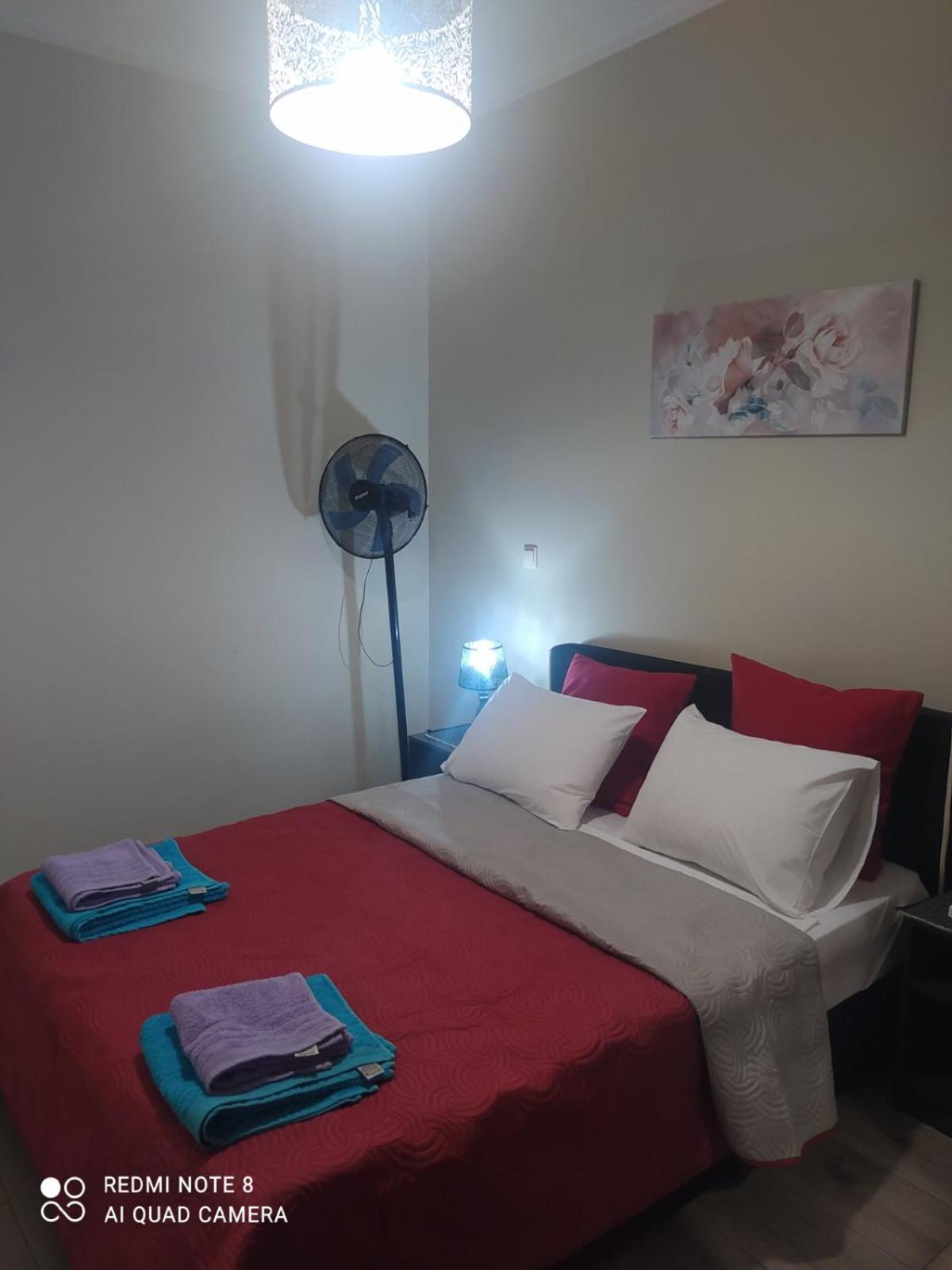 Apartamento Λουτράκι Κέντρο Habitación foto